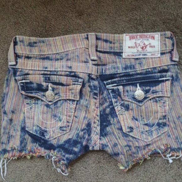 ⬇⬇ True Religion Acid Wash Fray Shorts Girl 12 - Picture 2 of 4
